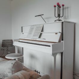Album cover of Hymns on Piano
