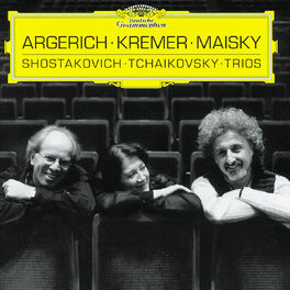 Album cover of Shostakovich / Tchaikovsky: Piano Trios