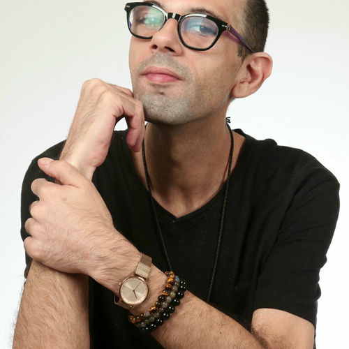 listen-to-kris-kourtis-on-air-podcast-deezer